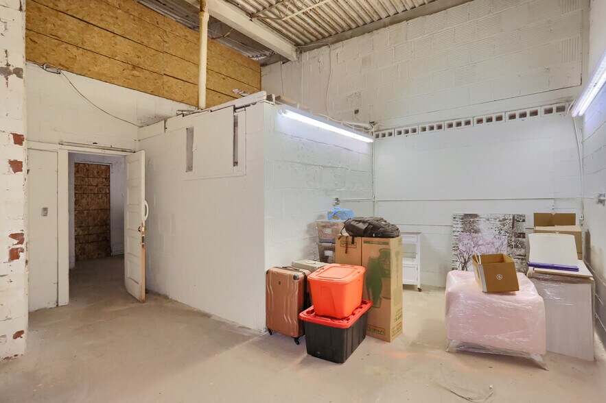 More Photos Of 468 E Washington St, New Castle Manufacturing For Lease