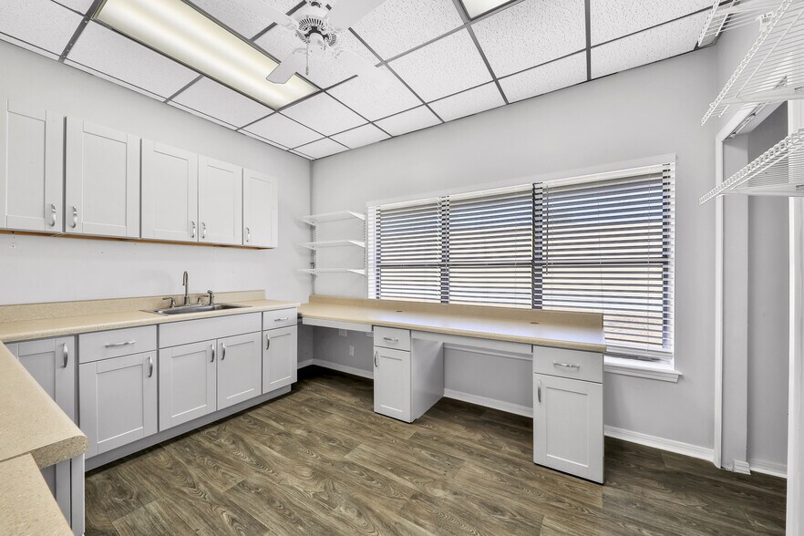 More Photos Of 2865 Plummer Cove Rd, Jacksonville Office For Sale