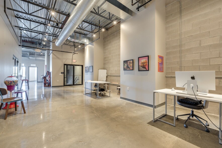 More Photos Of 1804 NW 16th St, Oklahoma City Office For Lease