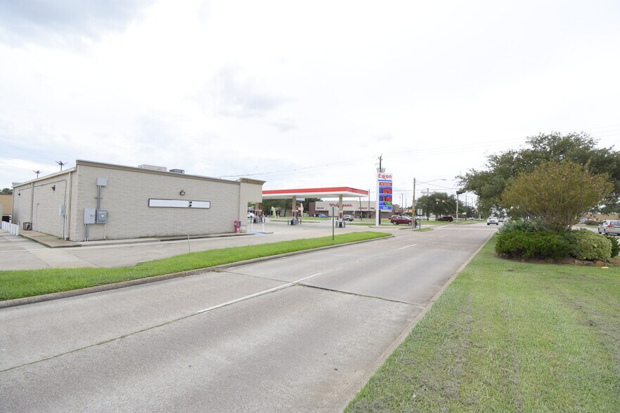 More Photos Of 1101-1139 S Broadway St, La Porte Unknown For Sale