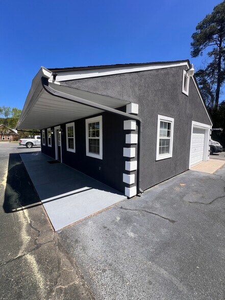 More Photos Of 1925 George Washington Mem Hwy, Gloucester Point Specialty For Lease