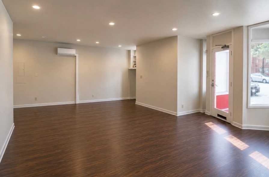 More Photos Of 106 S Market, Frederick Storefront Retail Residential For Lease