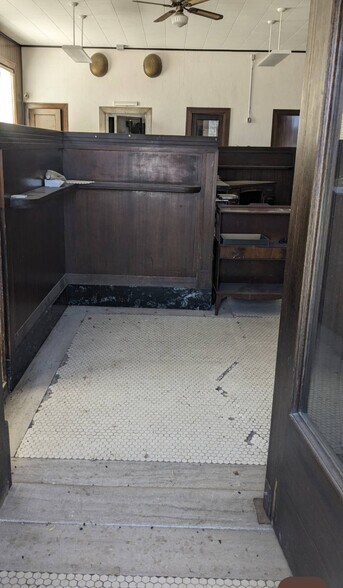 More Photos Of 501 Webster St, Liberty Bank For Sale