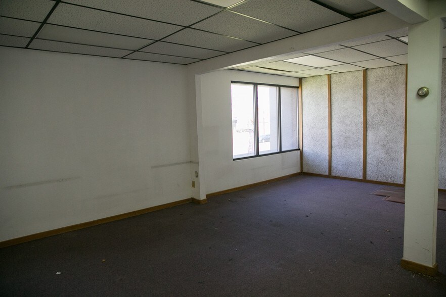 More Photos Of 165 E Southern Ave, Mesa Loft Creative Space For Lease