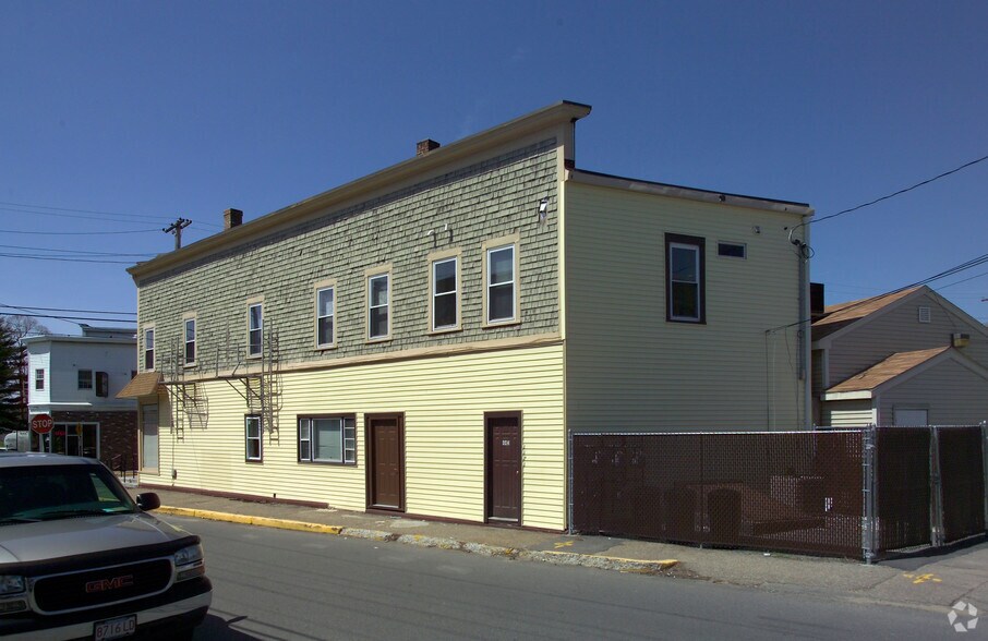 More Photos Of 437 Bay St, Taunton Storefront Retail Residential For Sale