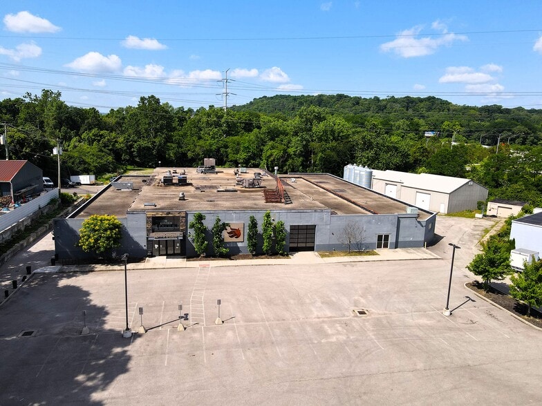 More Photos Of 3717 Jonlen Dr, Fairfax Flex For Lease