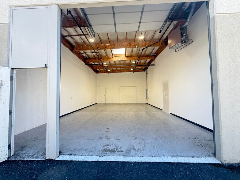 More Photos Of 5793 Skylane Blvd, Windsor Warehouse For Sale