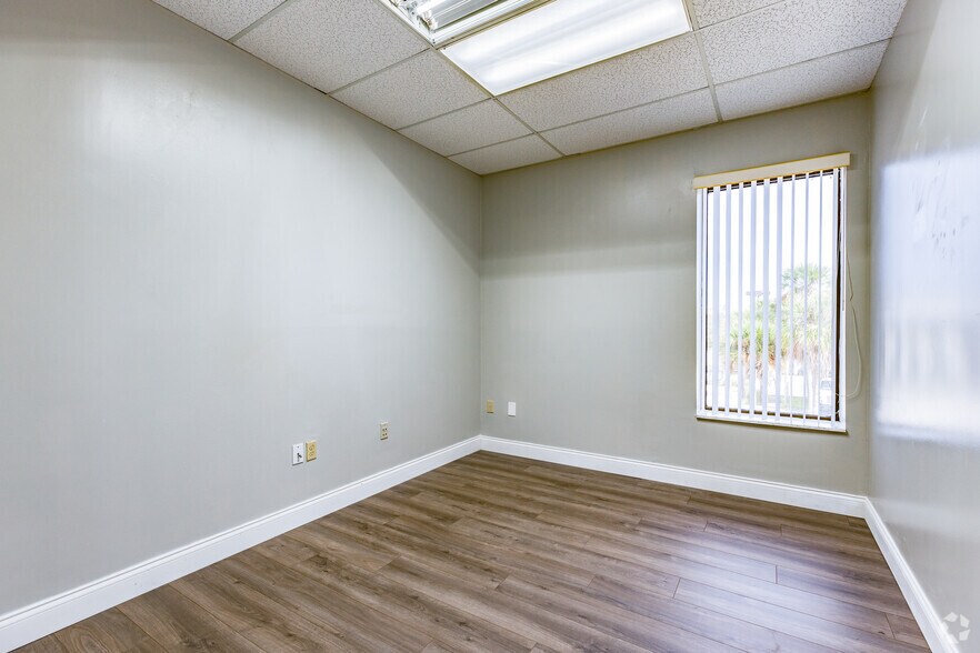 More Photos Of 6100 Lake Ellenor Dr, Orlando Office For Lease