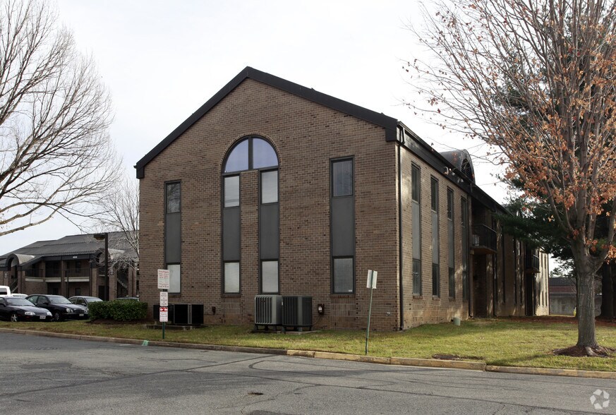 More Photos Of 4613 Pinecrest Office Park Dr, Alexandria Office For Lease