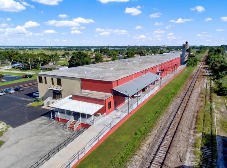 More Photos Of 110 W Interlake Blvd, Lake Placid Warehouse For Lease