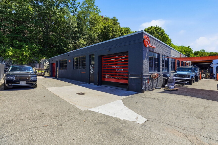 More Photos Of 66 Marbledale Rd, Tuckahoe Manufacturing For Lease