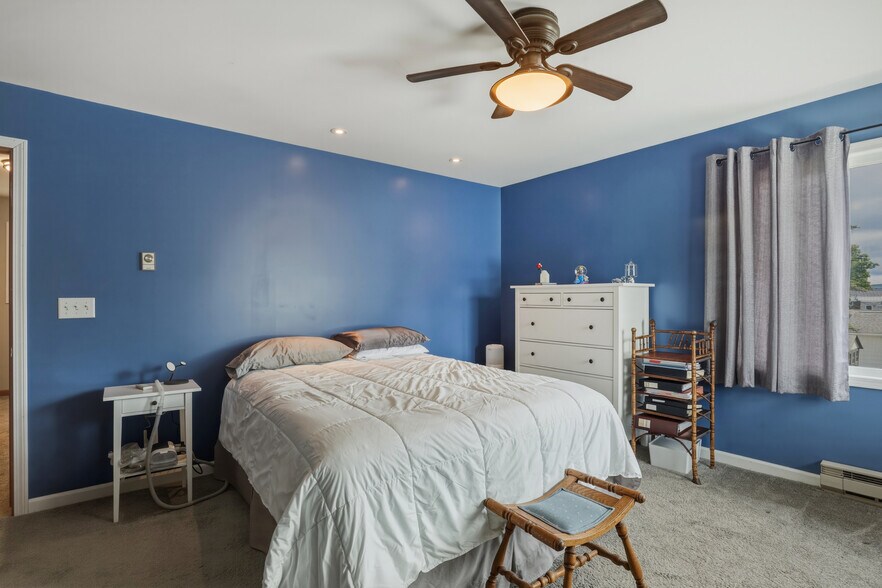 More Photos Of 24 Water St, Hammondsport Hotel For Sale