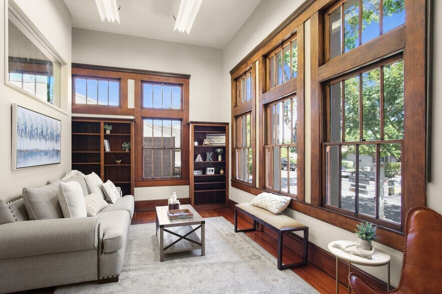 More Photos Of 355 W Las Palmas Ave, Patterson Office Residential For Sale