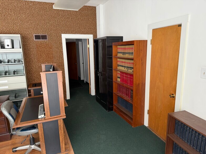 More Photos Of 6233 Gravois Ave, Saint Louis Office For Sale
