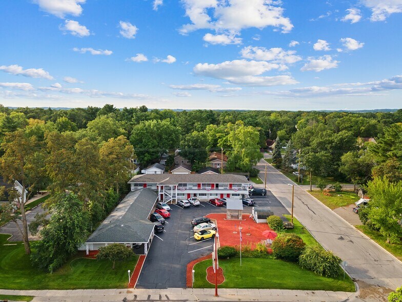 More Photos Of 1010 E Front St, Traverse City Hotel For Sale