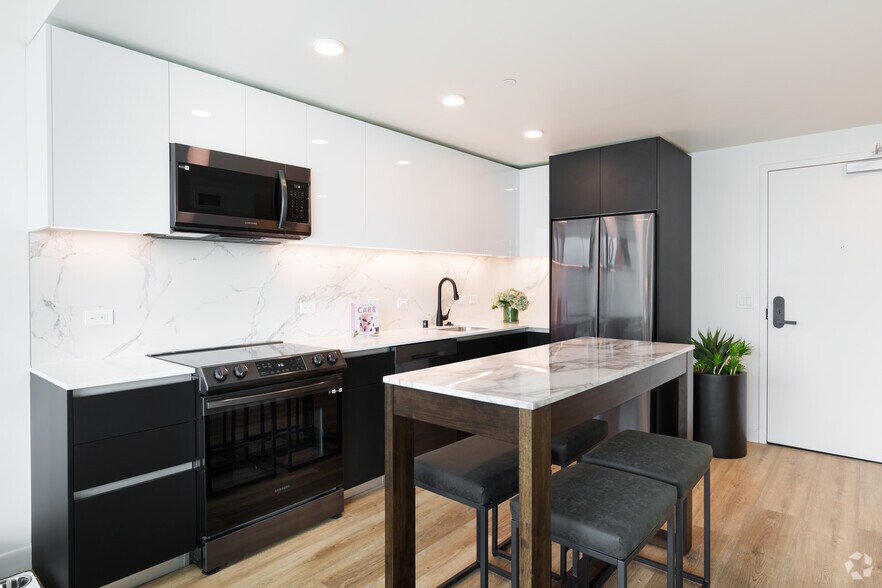 More Photos Of 1950 Broadway, Oakland Apartments For Lease