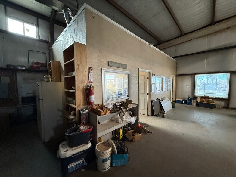 More Photos Of 7508 Doniphan Dr, Canutillo Auto Salvage Facility For Sale