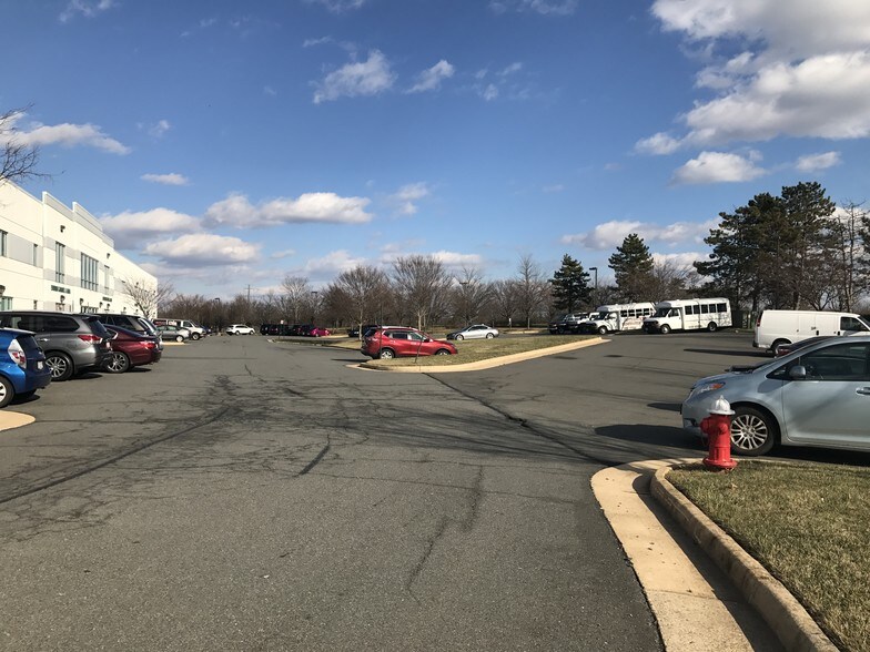 More Photos Of 21770 Beaumeade Cir, Ashburn Industrial For Sale