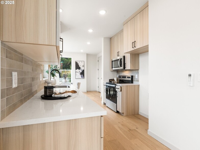 More Photos Of 305 Jetty ave, Lincoln City Multifamily For Sale