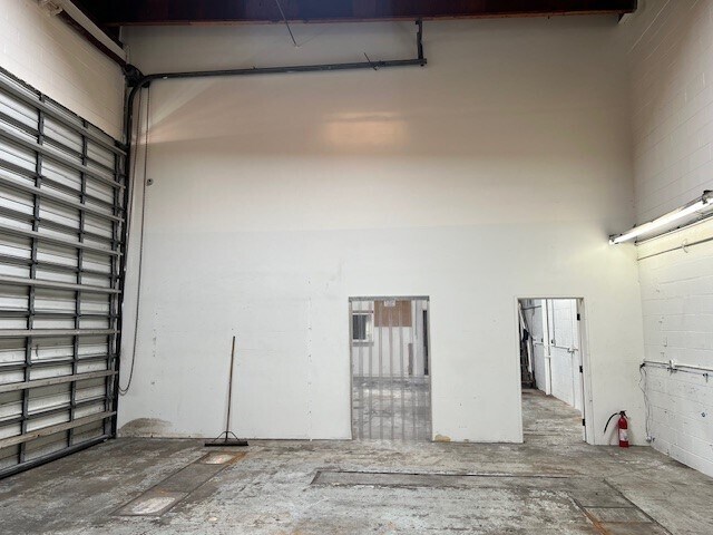 More Photos Of 3739-3741 Robertson Blvd, Culver City Service For Sale