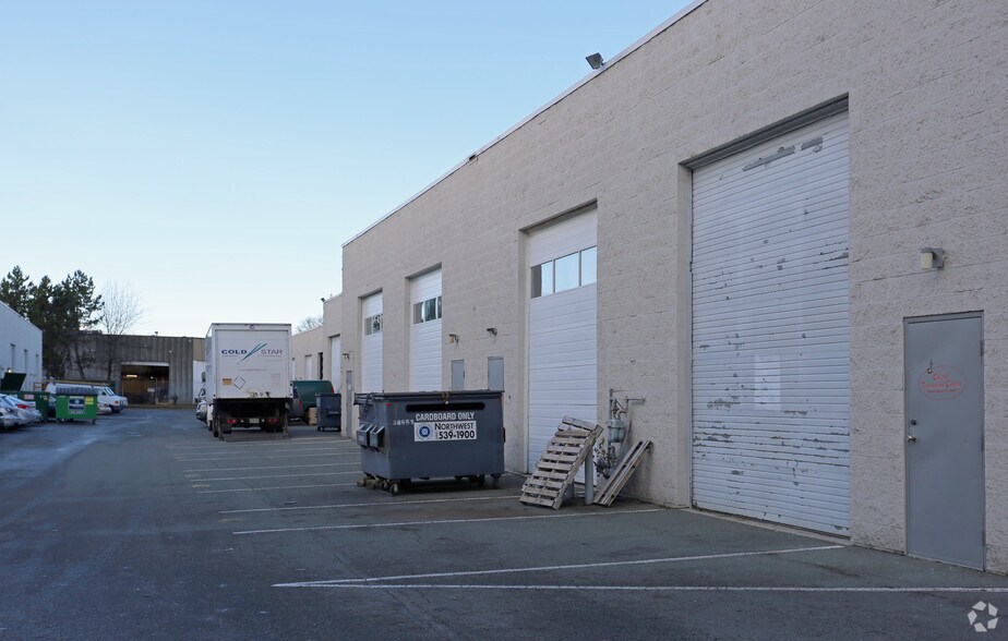 More Photos Of 7550 River Rd, Delta Service For Lease