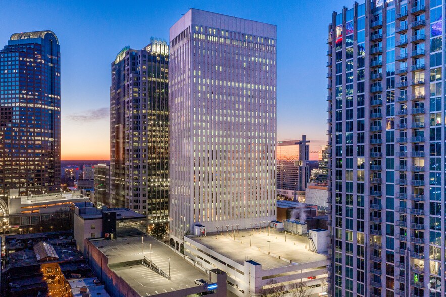 More Photos Of 400 S Tryon St, Charlotte Loft Creative Space For Lease