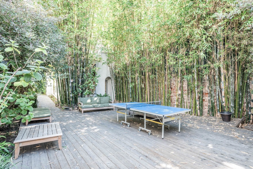 More Photos Of 4526 Wilshire Blvd, Los Angeles Office Residential For Sale