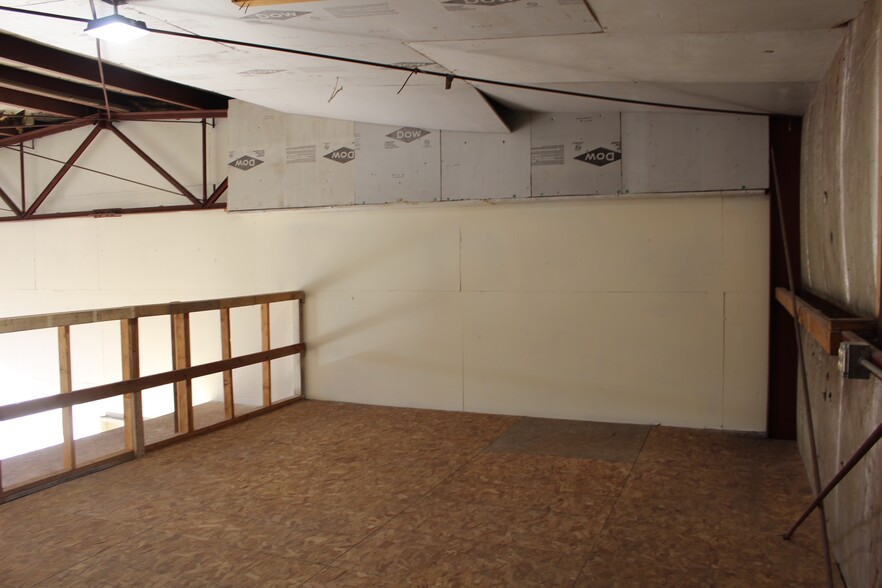 More Photos Of 701-705 Commercial Ave, Sun Prairie Industrial For Sale