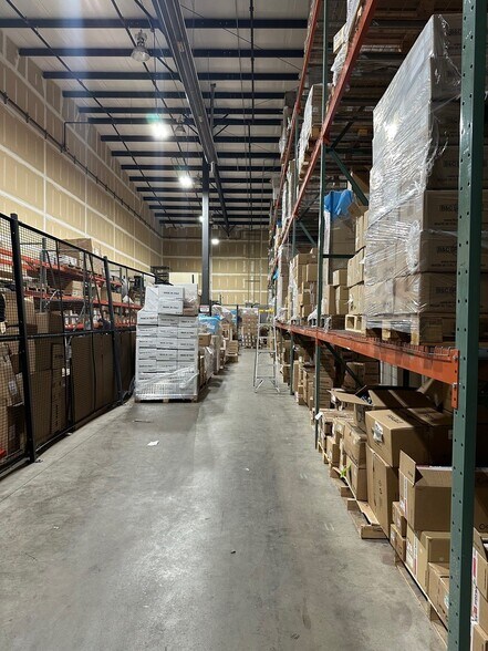 More Photos Of 220 West Parkway, Pompton Plains Light Distribution For Lease