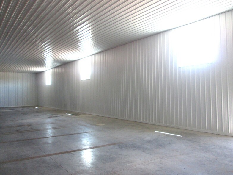 More Photos Of 10 Opportunity Dr, Abbotsford Distribution For Lease