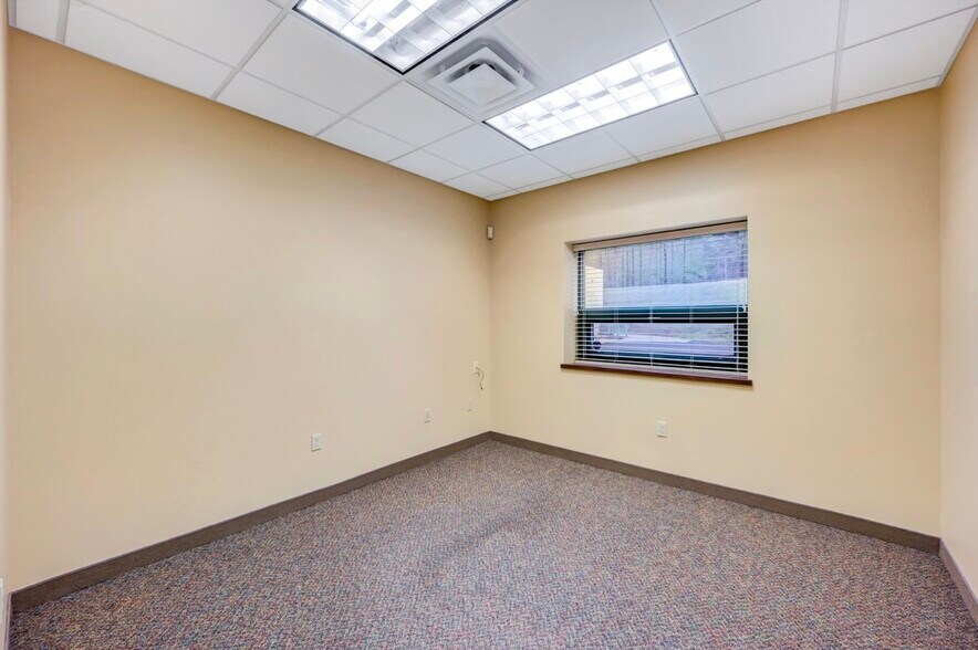 More Photos Of 1110 Clay Ave, Dunmore Medical For Lease