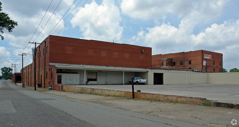 Primary Photo Of 105 E Holly St, Goldsboro Warehouse For Sale
