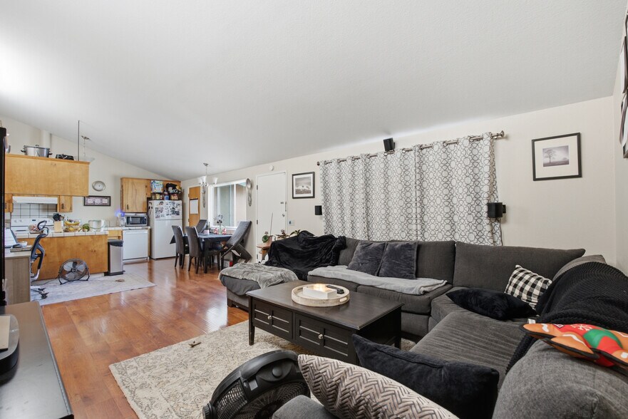 More Photos Of 1584 Chanticleer Ave, Santa Cruz Apartments For Sale