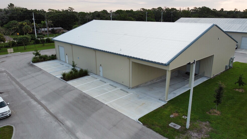 More Photos Of 5265 45th St, Vero Beach Unknown For Lease