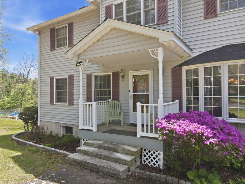 More Photos Of 120 Milford Hill Ln, Milford Flex For Sale