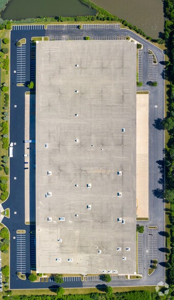 More Photos Of 135-195 E Elk Trl, Carol Stream Distribution For Lease