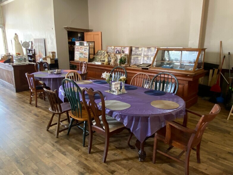 More Photos Of 226 6th St, Augusta Freestanding For Sale