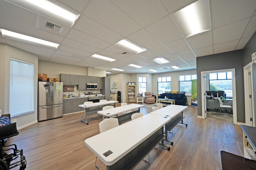 More Photos Of 1800 Rainier Pl, Union Gap Office For Lease