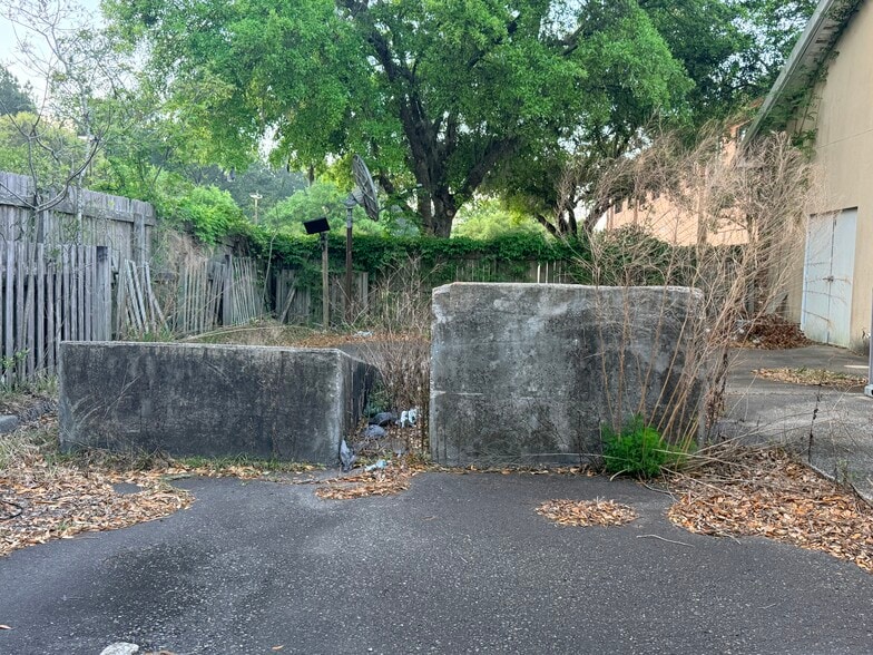 More Photos Of 28 Hawthorn Ln, Saint Marys Flex For Sale