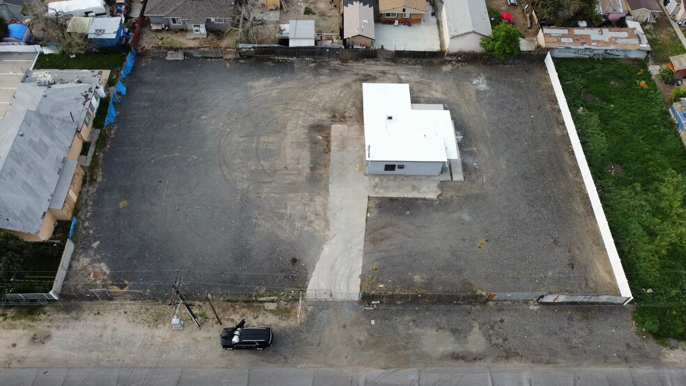 More Photos Of 24229 W 5th St, San Bernardino Land For Lease