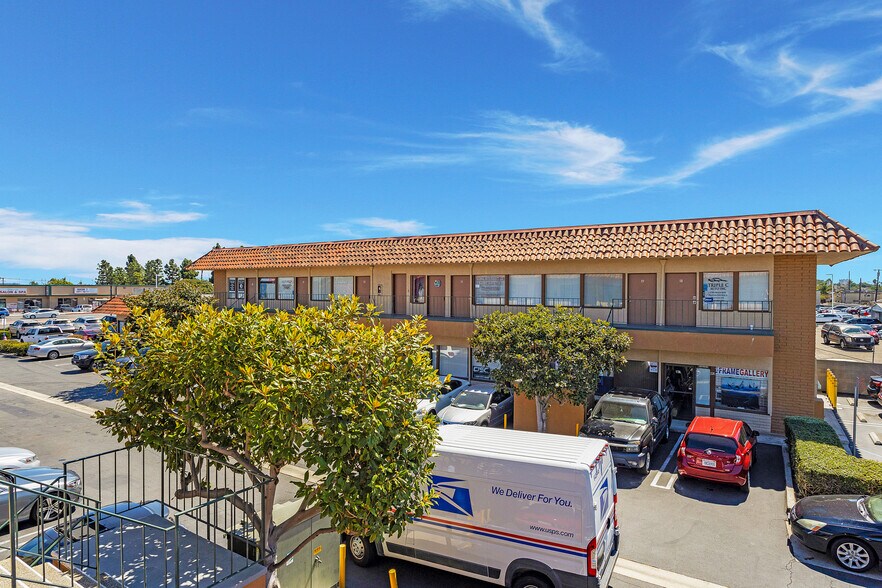 More Photos Of 17301 Beach Blvd, Huntington Beach Storefront Retail Office For Sale