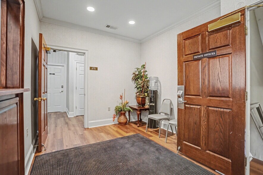 More Photos Of 125 Park of Commerce Dr, Savannah Office For Sale