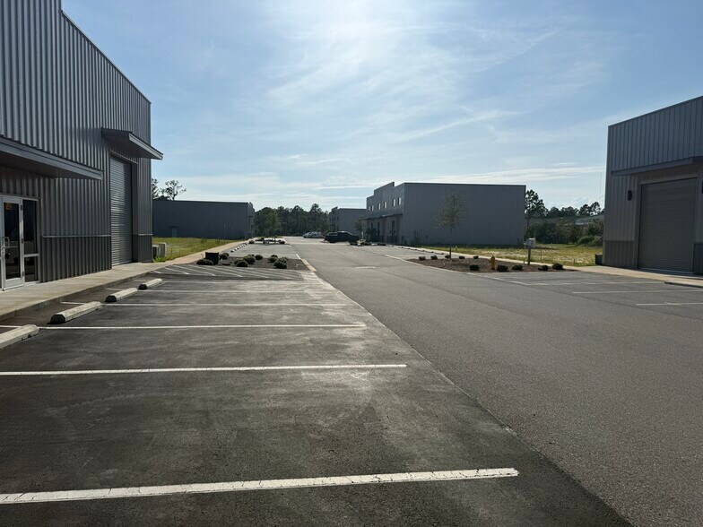More Photos Of 142 John Galt Rd, Santa Rosa Beach Industrial For Lease