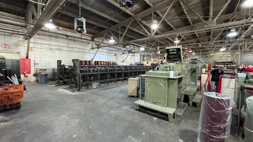 More Photos Of 240 S Main St, Nazareth Flex For Lease