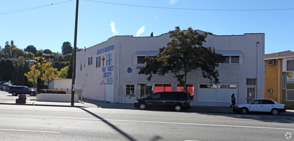 More Photos Of 6012 York Blvd, Los Angeles Office For Lease