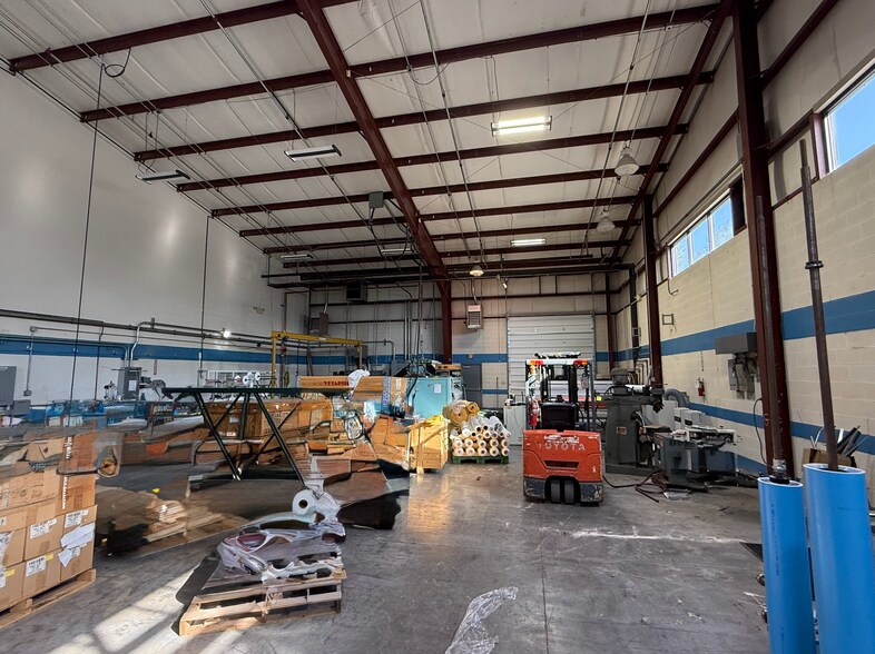 More Photos Of 4270-4282 Hudson Dr, Stow Light Manufacturing For Lease