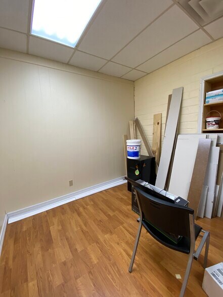 More Photos Of 943 N Boonville Ave, Springfield Office For Sale