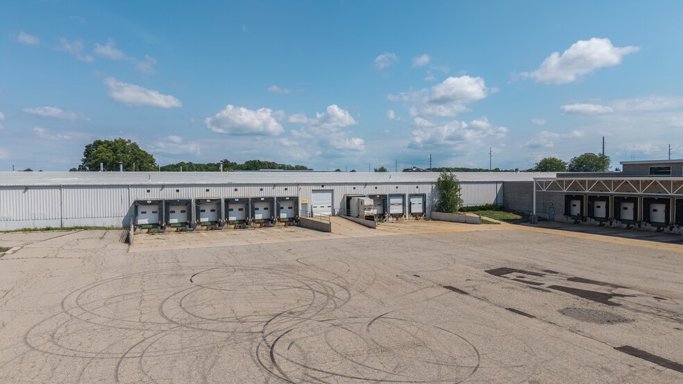 More Photos Of 13467 Quincy St, Holland Distribution For Lease