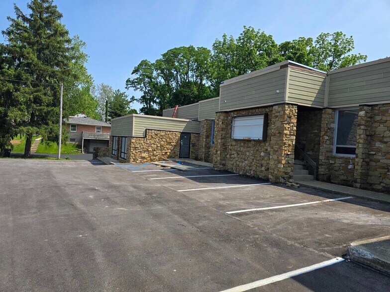 More Photos Of 191 S US 31, Greenwood Freestanding For Lease