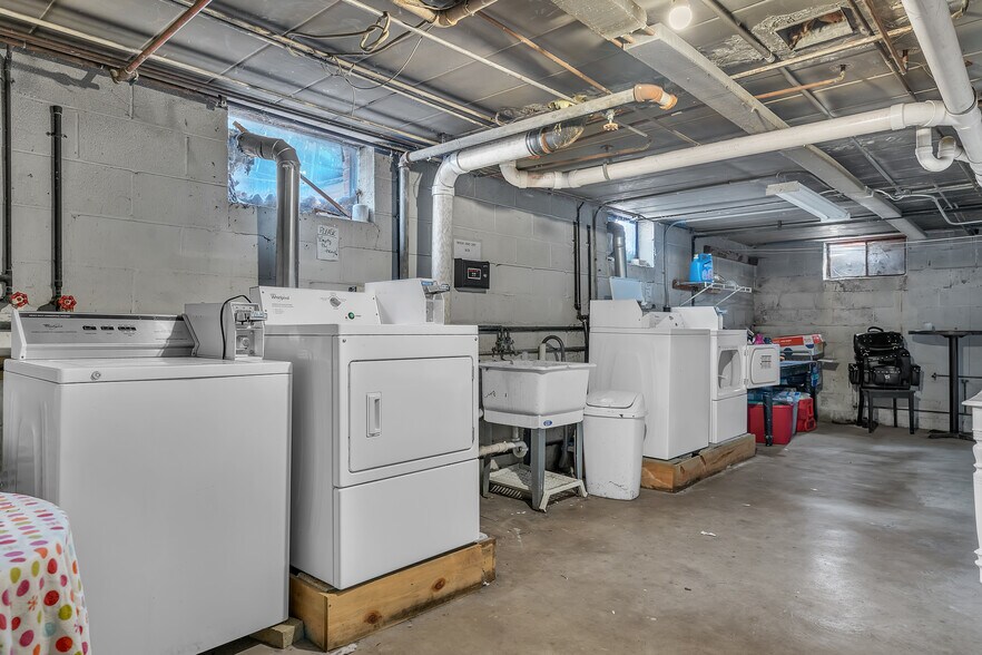 More Photos Of 182 W North St, Crown Point Apartments For Sale